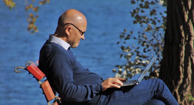 Döntés előtt állnak a 64 éven felüliek, most kérhetik a nyugdíj újraszámítását