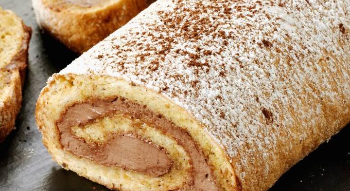 Piskótatekercs párizsi krémmel: a csokis süti, ami nem megy ki a divatból