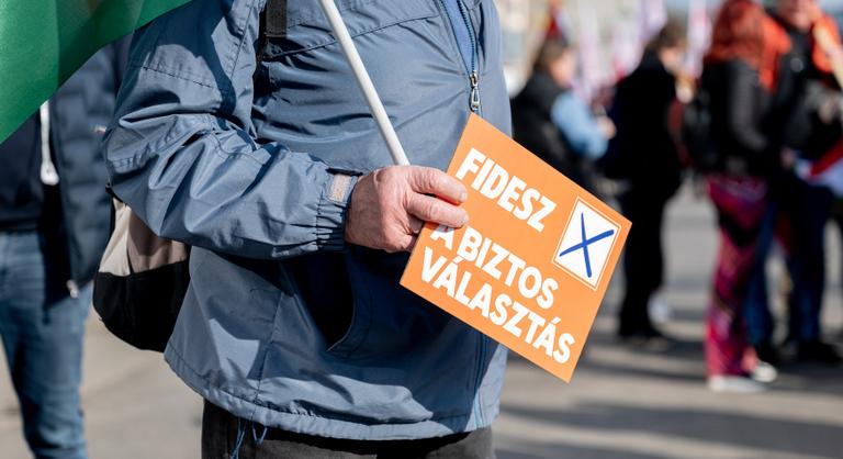 XXI. Század Intézet: előnyben van a Fidesz a Tisza előtt, négypárti parlament alakulhat