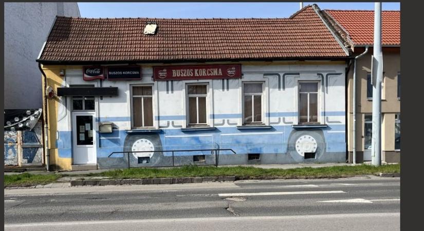Kábítószer-kereskedelem miatt bezáratták a kecskeméti Buszos Kocsmát  fotók
