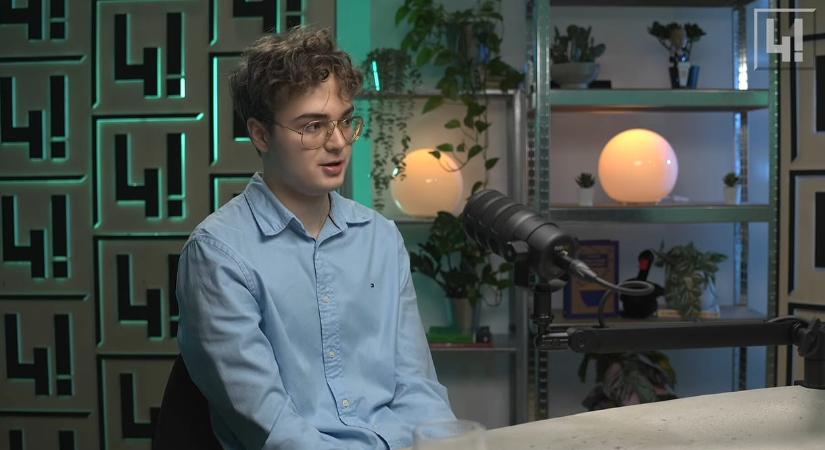 Ezt üzente Gundalfnak a magát AH-snak mondó Theo: „Amit most csinálnak önökkel az politikai megrendelés. Én nem erre esküdtem fel”