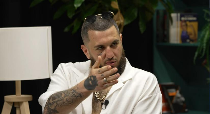 Jaber üzent Magyar Péternek: Frissen öltözöl, you look good, Magyar a neved, tisztellek, de raktál egy embert veszélybe