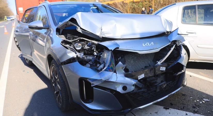 Több jármű ütközött, a legsúlyosabb Nyírpazony térségében – a katasztrófavédelem intézkedett a helyszínen