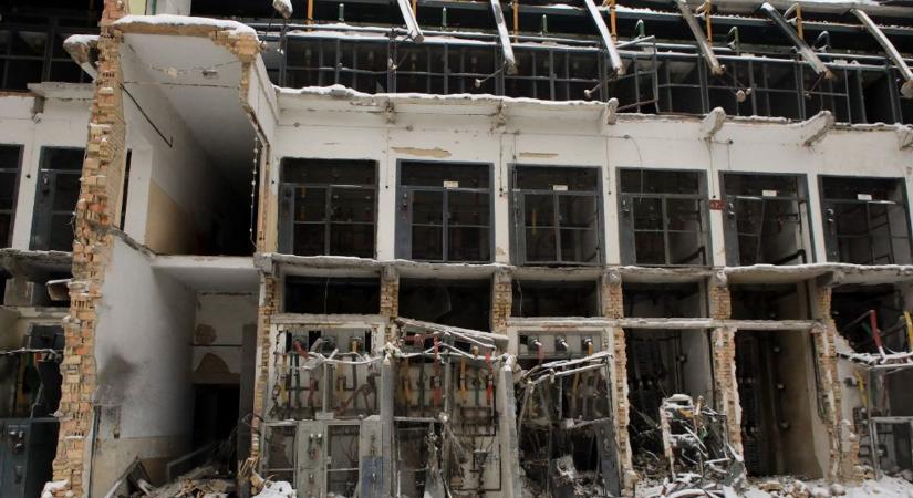 Földalatti iskolák Debrecentől nem is messze, a háború senkit nem kímél