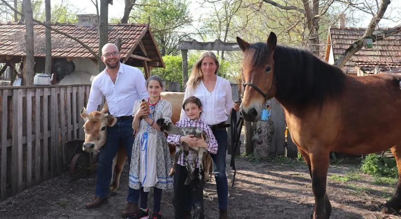 Gyerekkor a természetben – Elárulta az apuka, hogy élnek A mi történetünk önfenntartó családjának gyerekei a tanyán