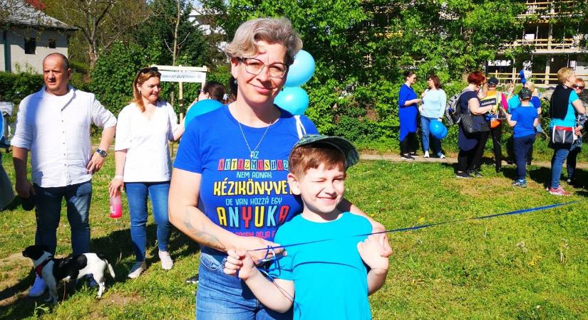 „Ott jöttem rá, hogy ezt így nem lehet tovább csinálni” – kiégés és újrakezdés az autizmus világnapja kapcsán
