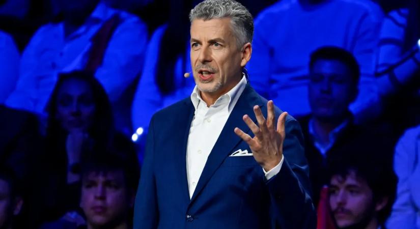 „Mindössze tíz perc áldozat minden nap, és győzni fogunk” – már telefonon is lájkolásra buzdít Rákay Philip