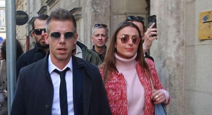 Meghallgattam a friss hangfelvételt, amelyen Evelin és Márk beszélgetnek arról, hogy melyikükkel hogyan szokott bánni Péter az ágyban