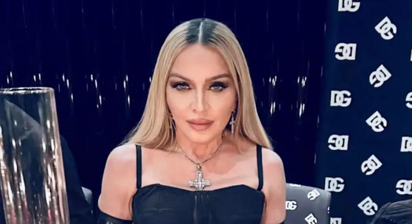 Hűha: Madonna 38 évvel fiatalabb barátjával mutatkozott Olaszországban