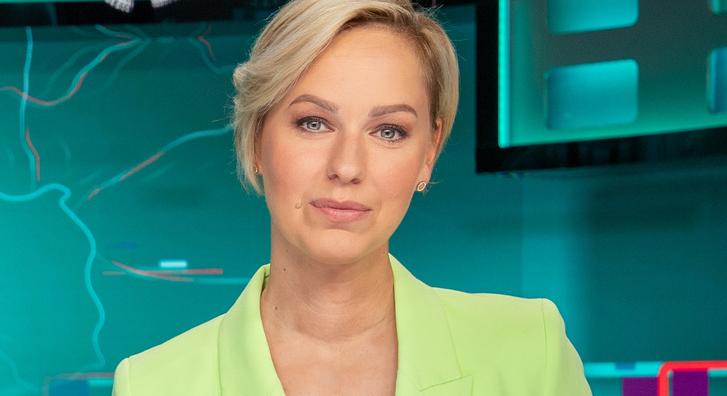 Hónapokig titkolta az RTL híradósa, hogy babát vár, most megmutatta gömbölyödő terheshasát