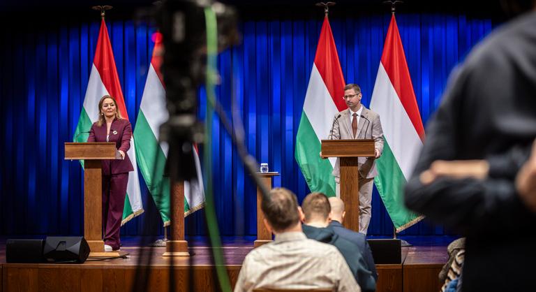 Újabb titkosított dokumentum feloldását ígérte Gulyás Gergely, mely bizonyítja Ukrajna és a Tisza Párt kapcsolatát