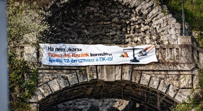 Molinót feszített ki a DK a Gellért-hegyen: Orbánt hatalomban tarthatja a Mi Hazánk