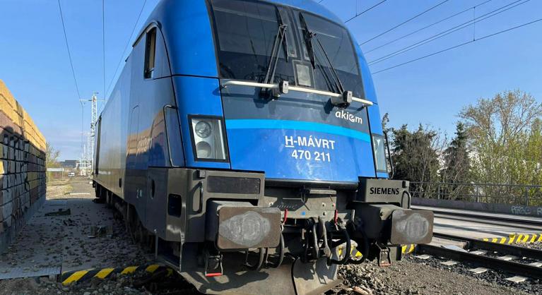 Kisiklott egy Taurus mozdony a Soroksári úti állomáson