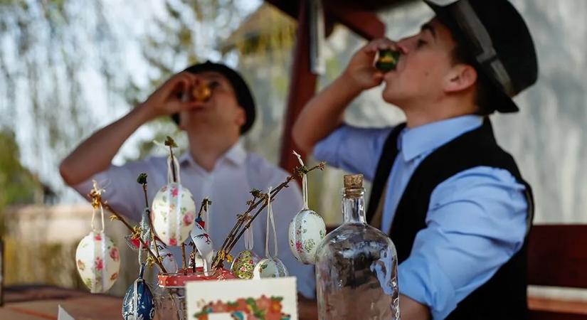 Vödrös locsolkodás és hímestojás-mágia: hangolódj a húsvétra az elmúlt évek legjobb képeivel!