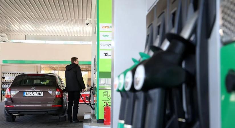 Kiszivárgott Brüsszel levele: felfüggesztenék a védett üzemanyagárakat Magyarországon