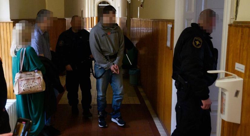Éjjel betört és késsel támadt – helyben hagyták a döntést, 14 évre börtönbe megy a támadó