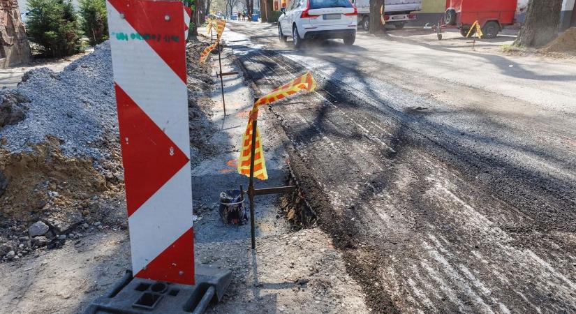 Újabb debreceni utcák kapnak tükörsima aszfaltot - listán az érintett területek!