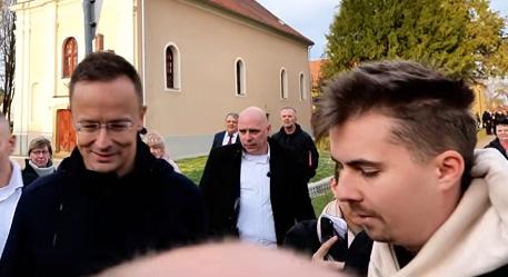 Szíjjártó azt mondja, nem emlékszik a tanárára, aki megtagadta