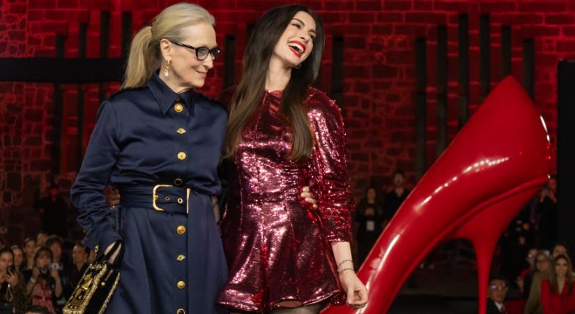 Meryl Streep és Anne Hathaway kifutóvá varázsolták a vörös szőnyeget Az ördög Pradát visel 2 premierjén