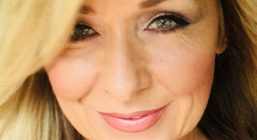 25 évig nem mosta le a sminkjét a nő: borzalmas, mi történt vele