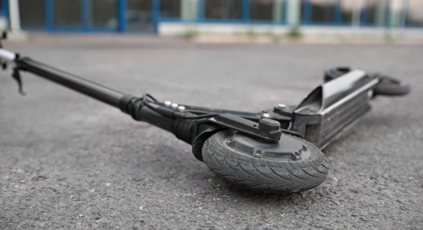 Tizenéves fiatalok szenvedtek súlyos balesetet elektromos rollerrel Burgenlandban