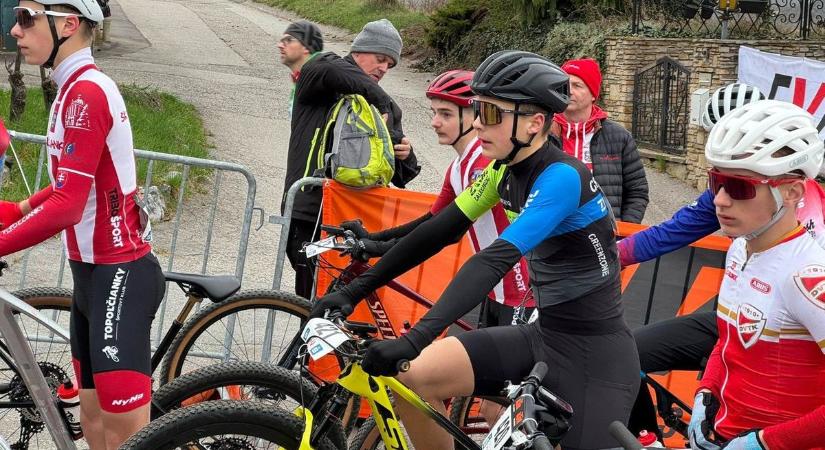 Osztrák hegyeken a ZKSE két ifjú kerékpárosa