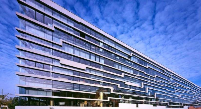 Erős évet zárt az AKKO Invest, de egy tétel lenyomta a profitot