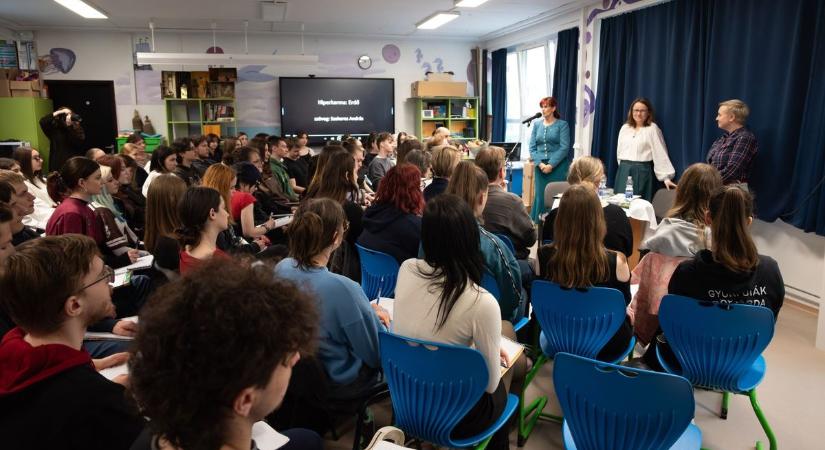 Hangolódás az irodalom érettségire – kreatívan - fotók