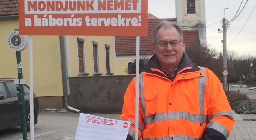 A Fidesz egyik alapítója arra kötelezné a közszolgákat, hogy fideszes pártdelegáltak legyenek a választáson