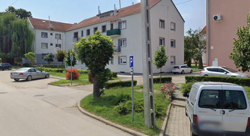 Parkolókat fednek be a berentei lakótelepen