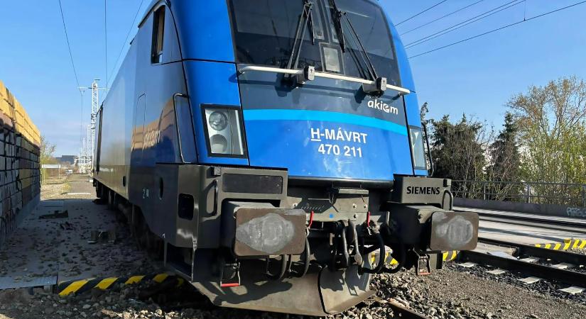 Kisiklott egy mozdony a Soroksári út állomáson