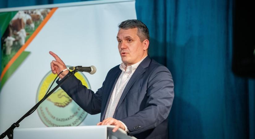 „A vidék nem a traktor ajtajánál kezdődik” – Papp Zsolt az agrárminiszterrel tartott fórumot Hajdúdorogon– fotókkal