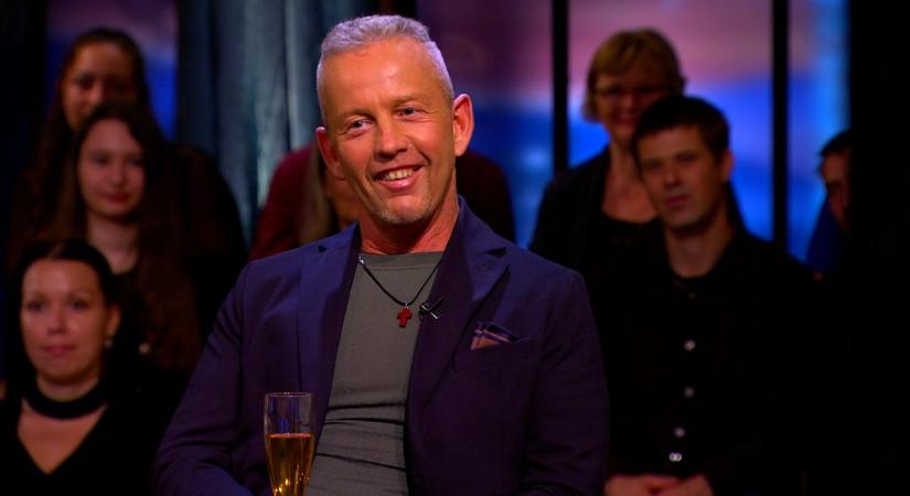 Schóbert Norbit és fiát meglátogatta a honvédelmi miniszter: „Arról beszélgettünk, hogy április 12-én ne engedjük elárulni a hazát!”