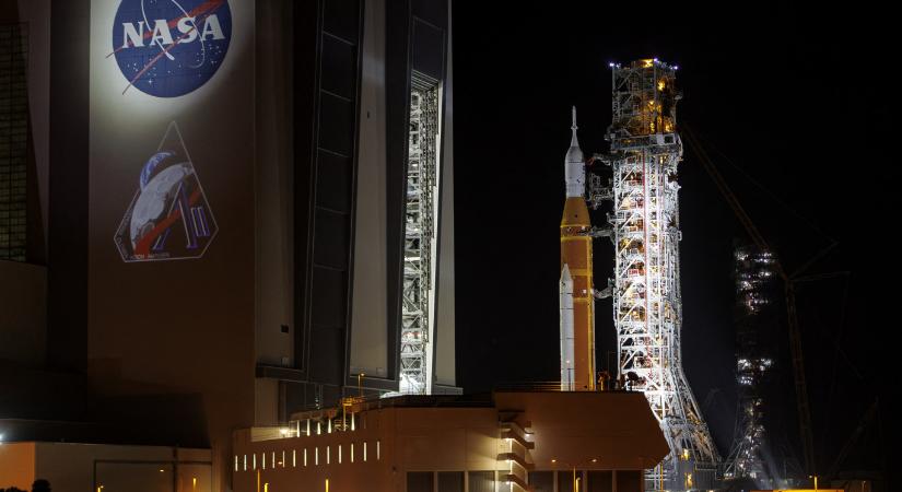 Fellélegezhetnek az Orion űrhajósai, miután sikeresen megjavították a fedélzeti űrvécét