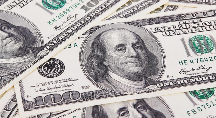 Első luxusfizetéséről vallott a szupermodell Mihalik Enikő: "padlót fogott az állam"