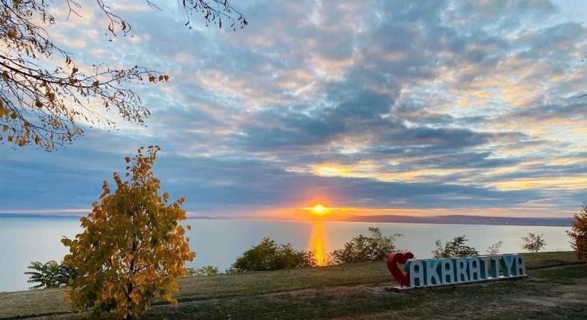 Új közösségi sütögetőt hoznak létre Balatonakarattyán