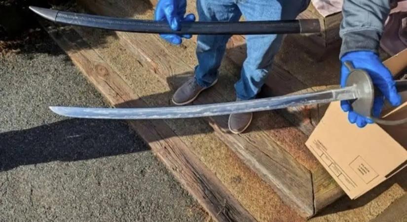 Karddal akarta megölni Donald Trumpot egy férfi, de az FBI elkapta