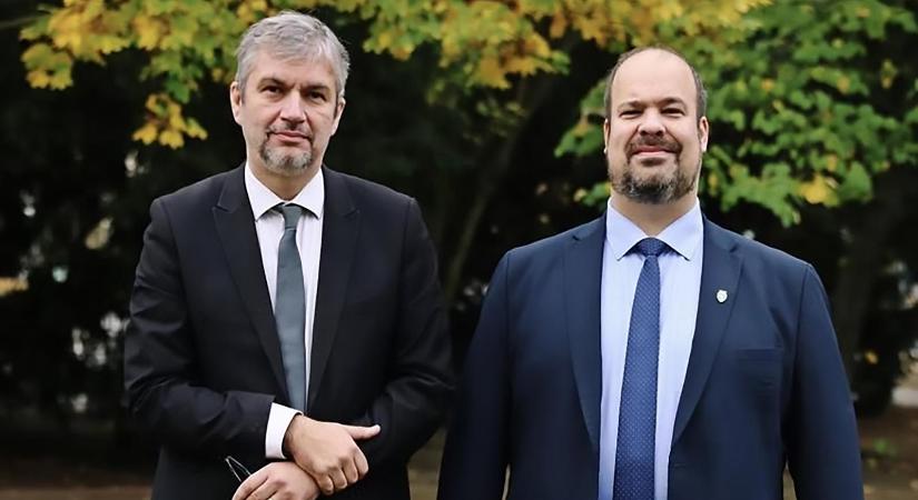 Hadházy Ákos: Napi 90 és 45 ezer forintért locsolgattak facsemetéket Zuglóban, a polgármester feljelentést tett