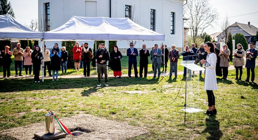 Letették Hernádkakon az új óvodaépület alapkövét - képekkel, videóval