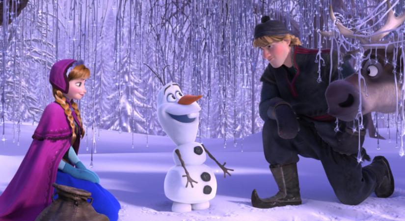 [VIDEÓ] Olaf, a hóember a látogatók előtt "dobta fel a talpát" az egyik Disneylandben, és az erről készült felvétel azonnal be is járta a netet