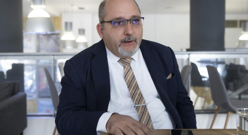 Csárdi Antal vitára hívta Bódis Krisztát, aki ha meggyőzi, visszalép