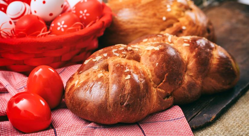 Készíts húsvéti fonott kalácsot vaj és cukor nélkül!