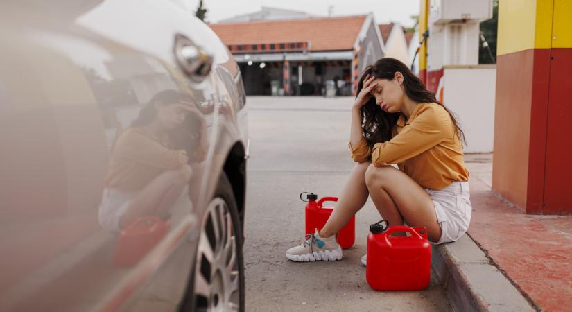 A háború miatt sosem látott magasságba lőttek ki az üzemanyagárak egy európai nagyhatalomnál