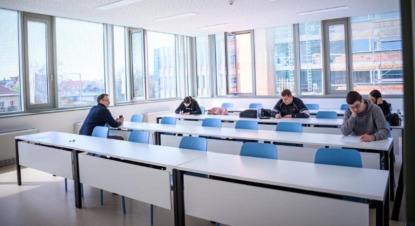 Felújították a debreceni Műszaki Kar épületét, a tervezéshez a hallgatók is hozzájárultak – fotókkal