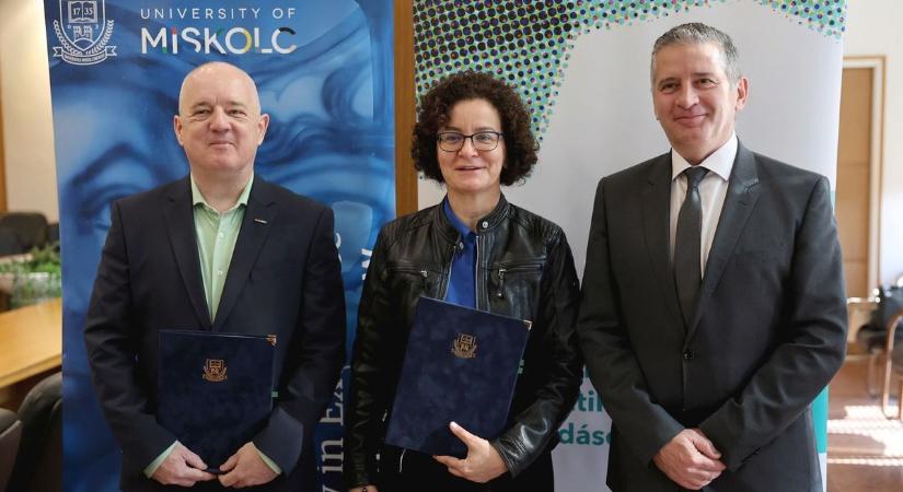 Együtt építik a jövőt: új megállapodást kötött a Miskolci Egyetem - képekkel