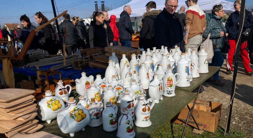 Megrohamozták az emberek az Ónodi vásárt, még a 12 éve nem látott árus is visszatért - fotókkal