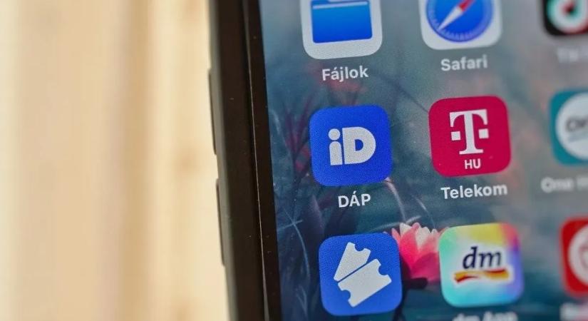 Tarol a Digitális Állampolgárság: Már több mint 3 millió magyar zsebében ott a jövő!