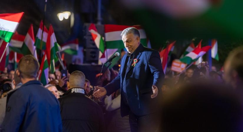 Mégsem jogsértő, hogy Orbán Viktor gyermekkel kampányolt, az Alkotmánybíróság megsemmisítette a Kúria döntését