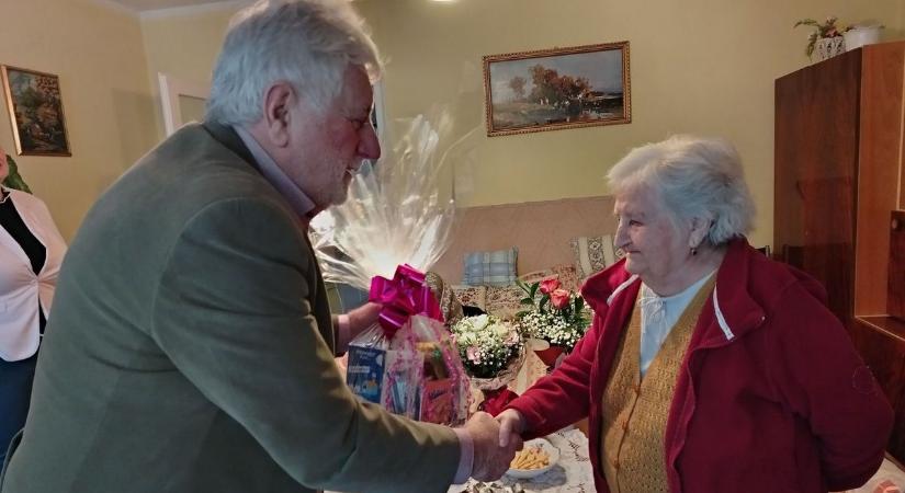 Sok boldogságot, Elza néni!