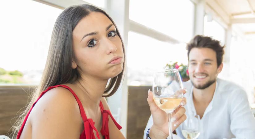 Ő csak megnyílt, vagy érzelmileg rád nehezedett? Floodlighting, a legnagyobb piros zászló az első randin